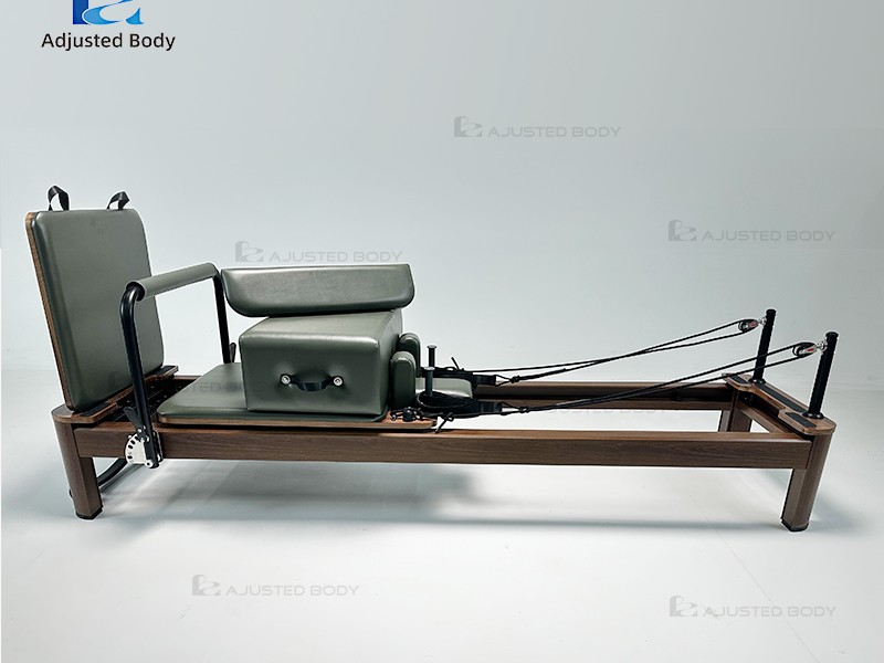 Aluminum + Walnut Reformer — A039-B
