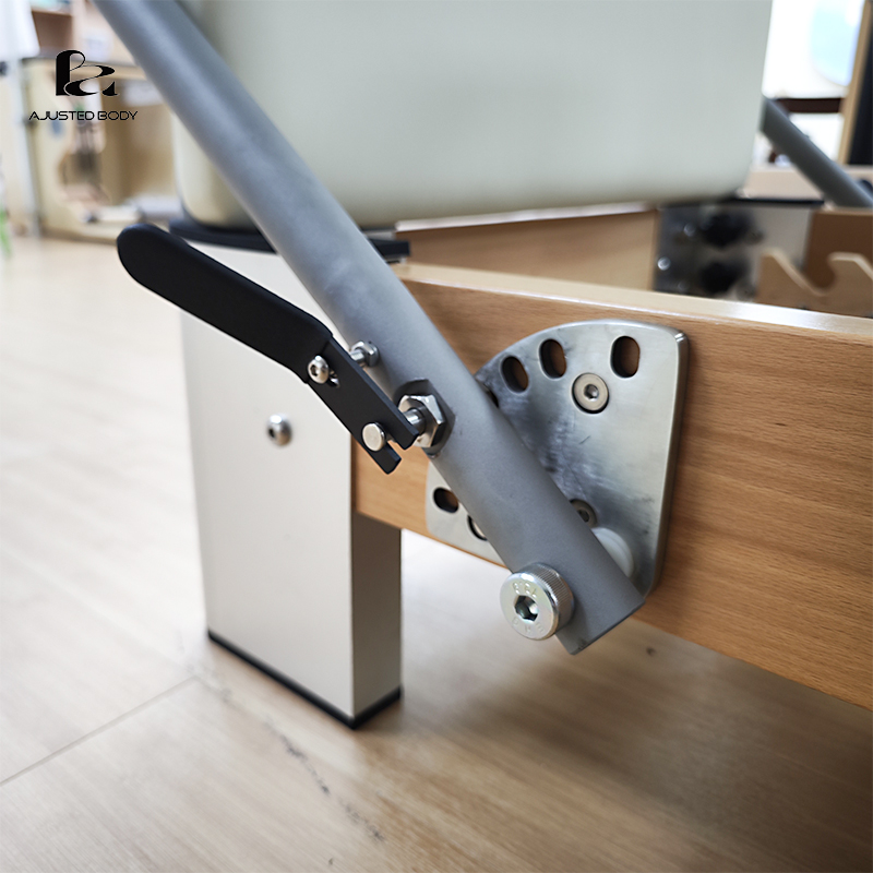 Maple Metal-Leg Reformer — 1